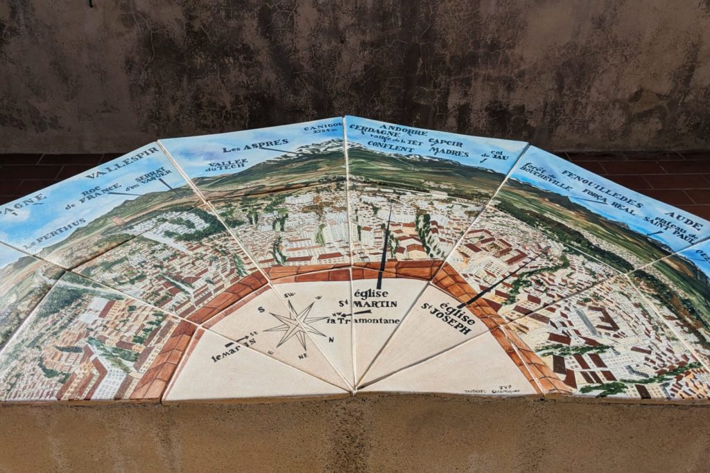 マヨルカ王国の王宮の城壁の上にあった地図